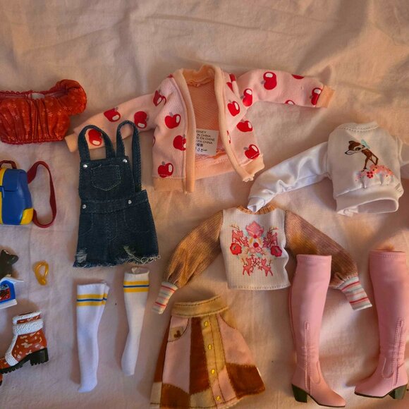 Disney Ily 4ever Snow White and Rapunzel Doll clothing lot - Picture 1 of 2